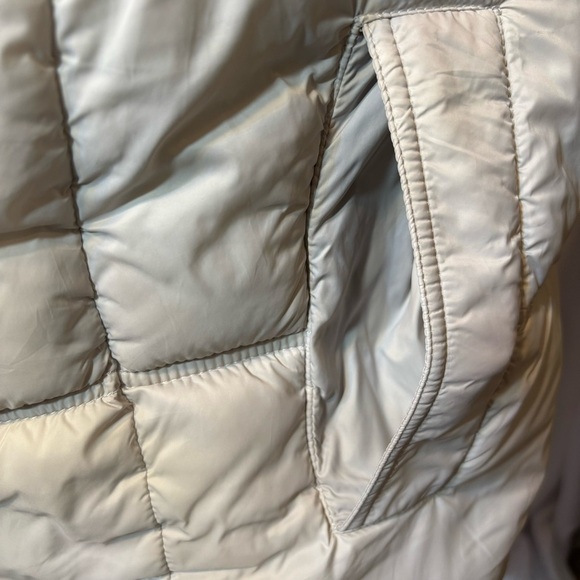 MARK EDWARDS STUDIO Women’s Puffer Vest Size L - Picture 8 of 12